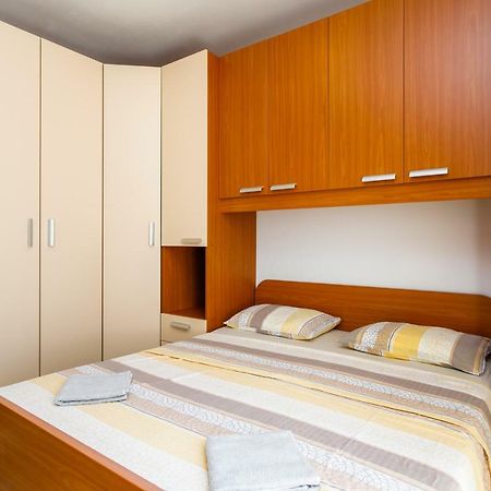 Holiday House Snjezana คิร์ก ภายนอก รูปภาพ